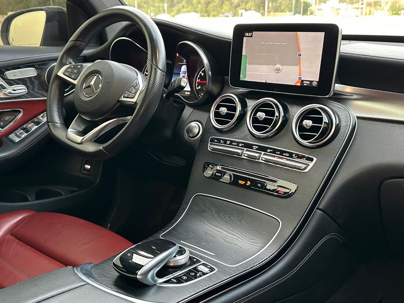 Mercedes-Benz GLC 43 AMG 4MATIC 3.0L (362 HP) MERCEDES GLC-43 2018 GCC ORGINAL PAINT // ACCIDENT FREE // PERFECT CONDITION