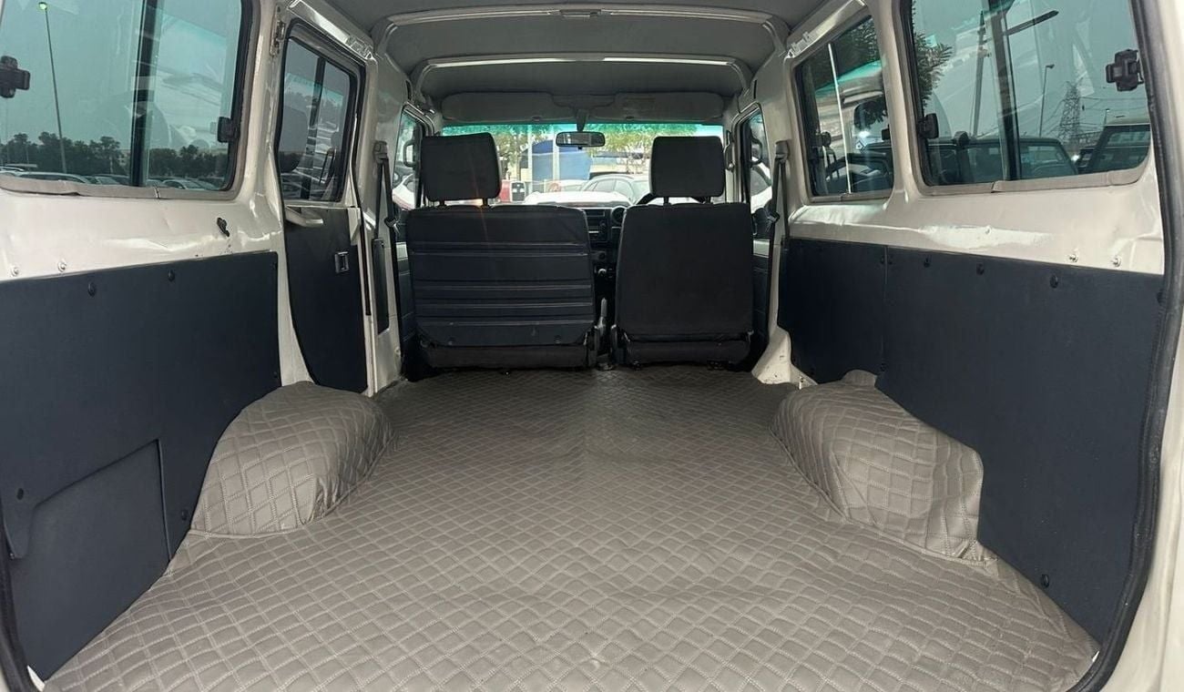 تويوتا لاند كروزر 70 RHD DIESEL V8 MANUAL