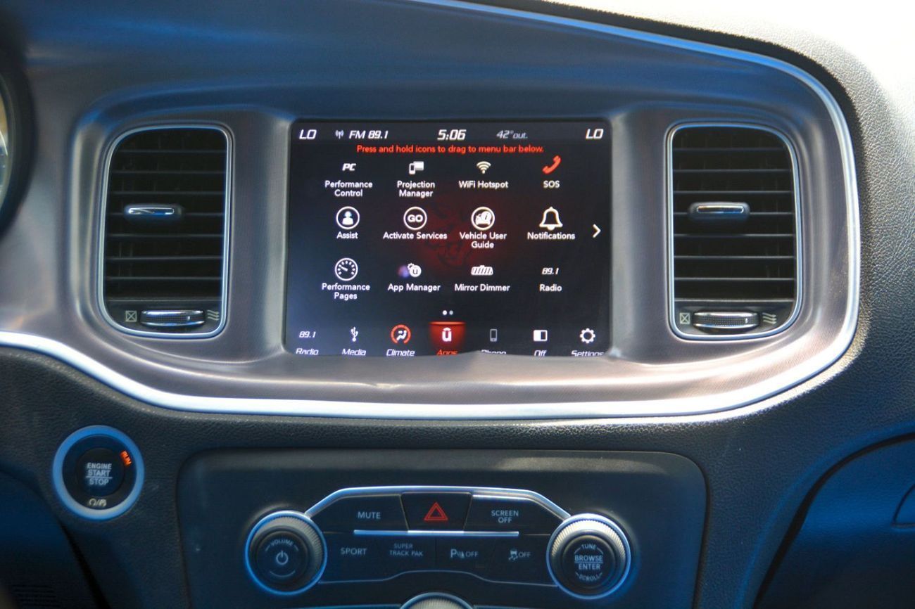 Dodge Charger GT 3.6L CHARGER WITH PADEL SHIFTERS AND BIG SCREEN