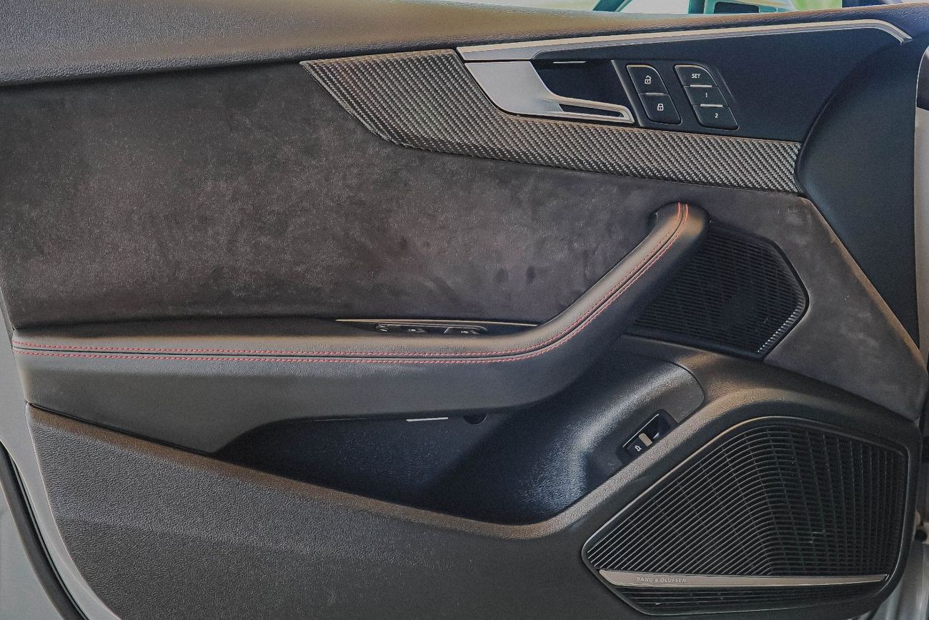 Audi RS5 TFSI quattro