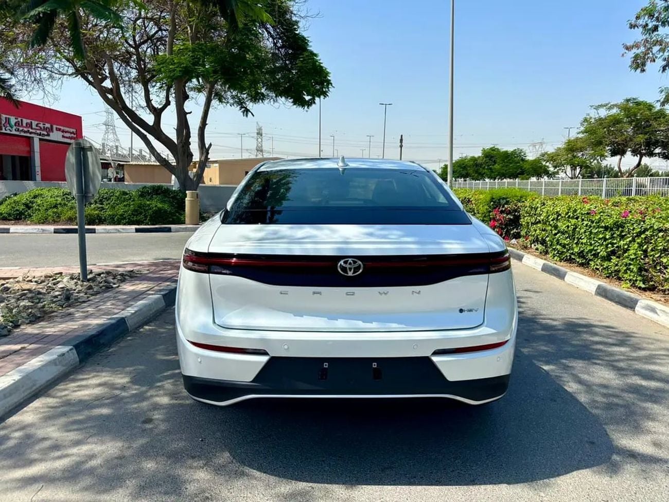 Toyota Crown PLATINUM 2.5L HYBRIDGCC Specs FWD FULL OPTION