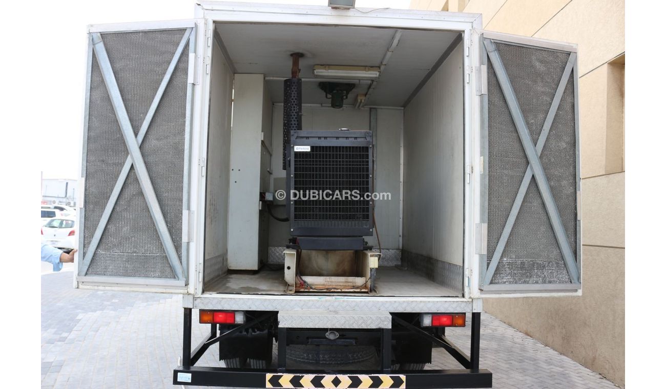 ميتسوبيشي فوسو كانتير ميتسوبيشي بيك اب مع مولد كهرباء 2007 ماشيه فقط 8000 كيلوا