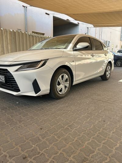 Toyota Yaris E