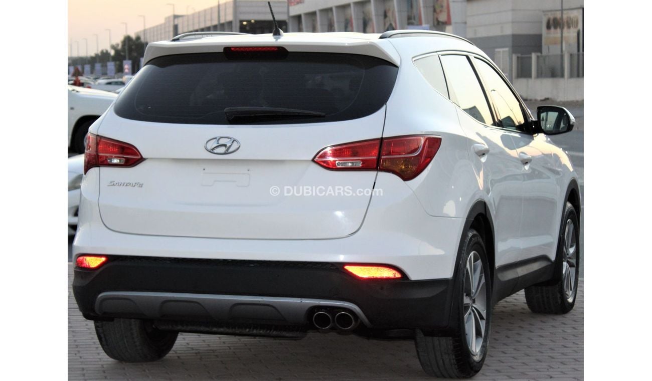 هيونداي سانتا في هيونداي سانتافي 2016 خليجي رقم 2 بحالة ممتازة بدون حوادث نظيفه جدا من الداخل والخارج
