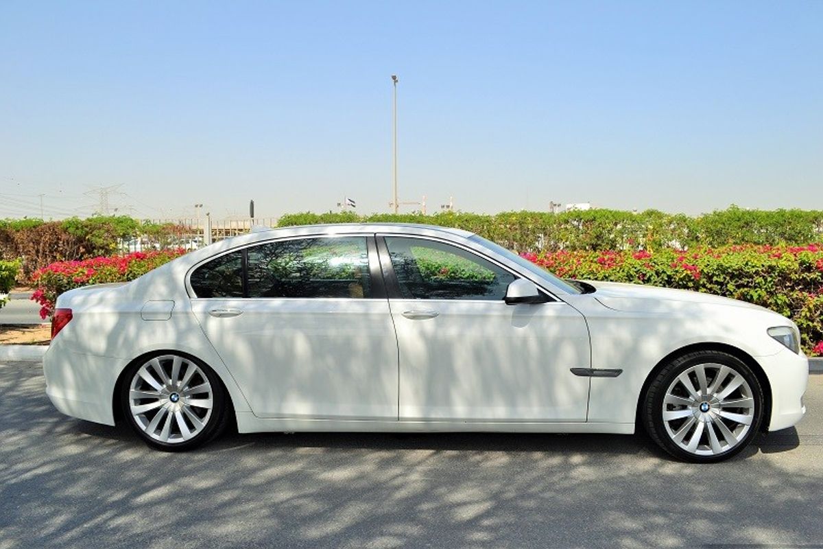 BMW 740  ZERO DOWN PAYMENT  1,135 AED\/MONTHLY  1 YEAR WARRANTY for sale: AED 58,000. White, 2011