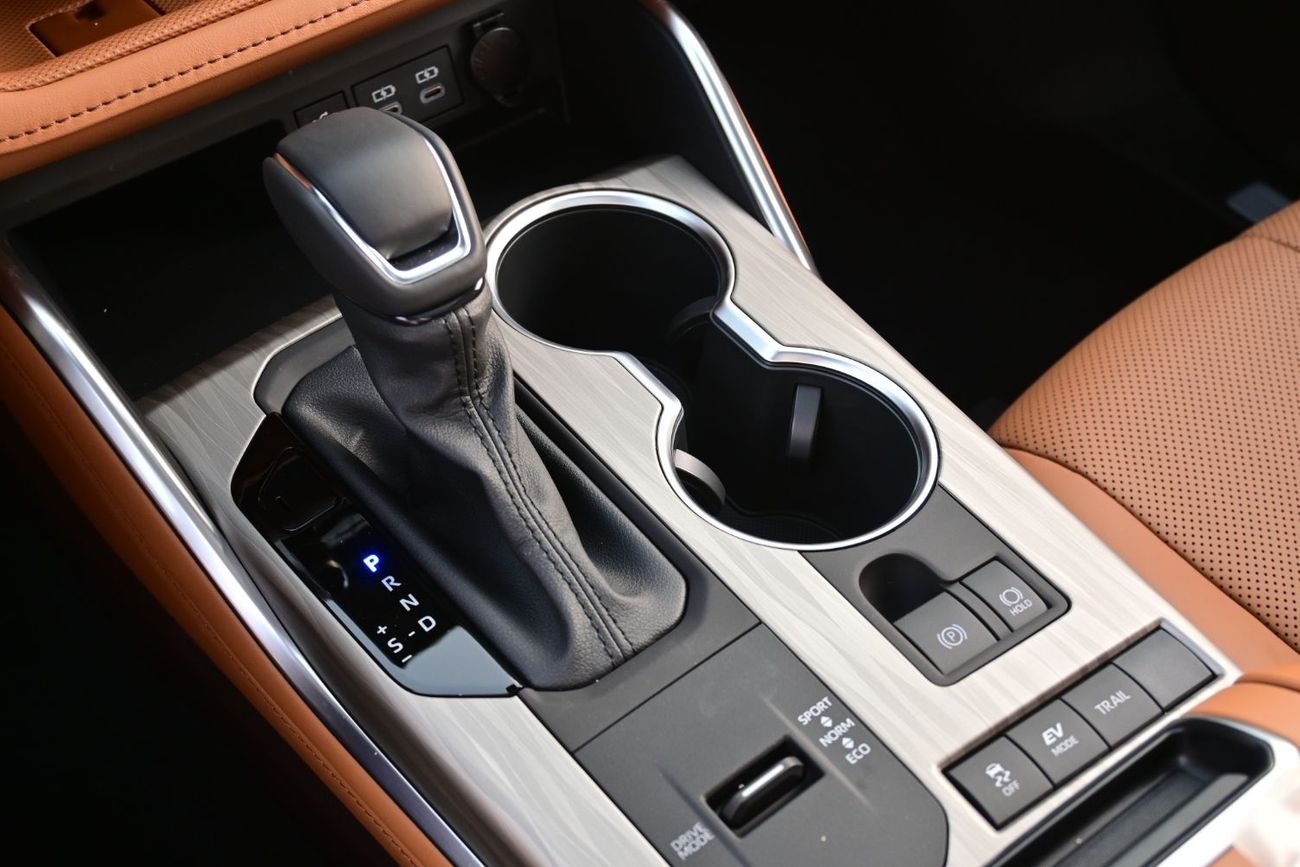 Toyota Highlander Toyota Highlander Limited 2.5L Hybrid Model 2025 Color White