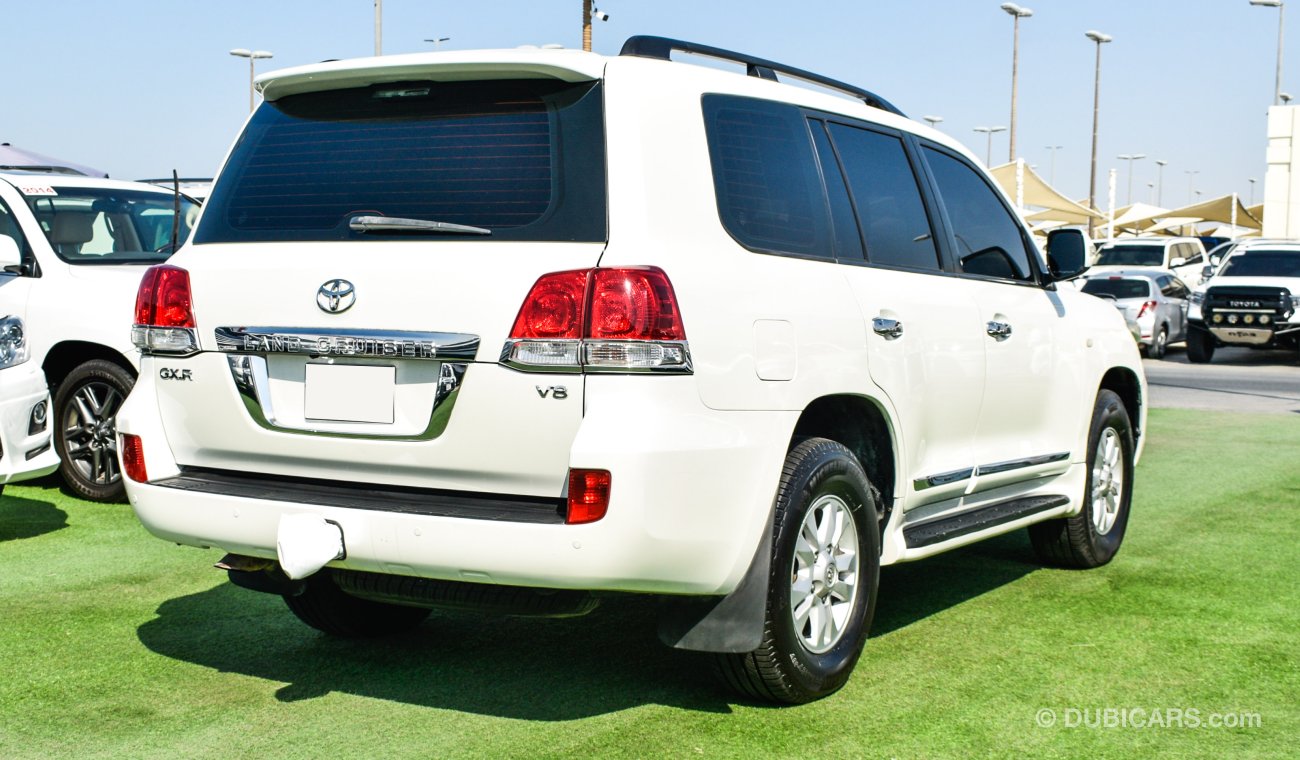 Toyota Land Cruiser GXR V8