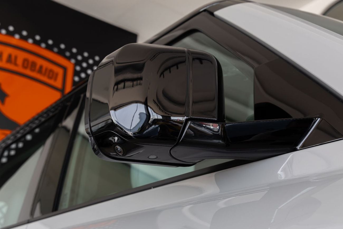 لاند روفر ديفندر Land Rover Defender | 110 X-Dynamic SE (P400) | GCC Specs | 2026 (Export)