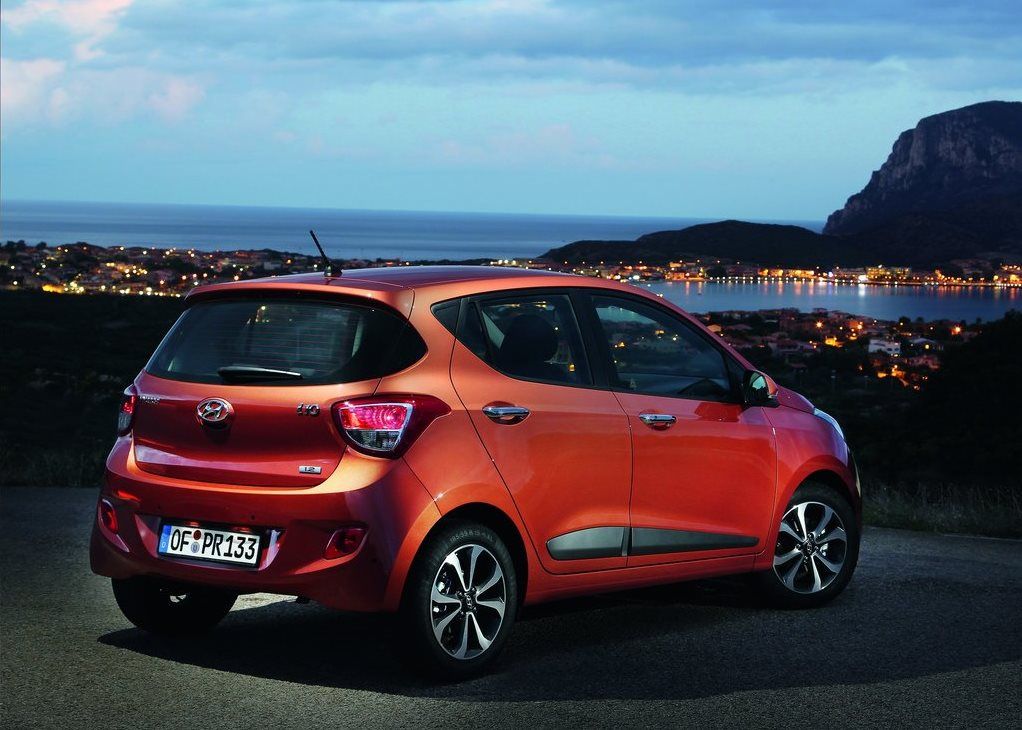 Hyundai Grand i10 exterior - Rear Left Angled