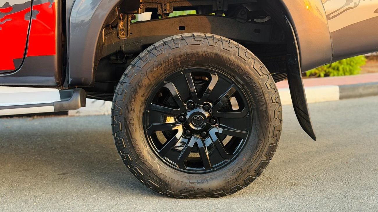 تويوتا هيلوكس HEAVY BULL BAR & SPORTS BAR | LEATHER SEATS | 3.0L | AUTOMATIC TRANSMISSION | RHD