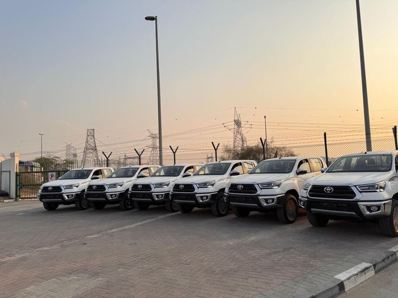 تويوتا هيلوكس  2.7L AWD M/T