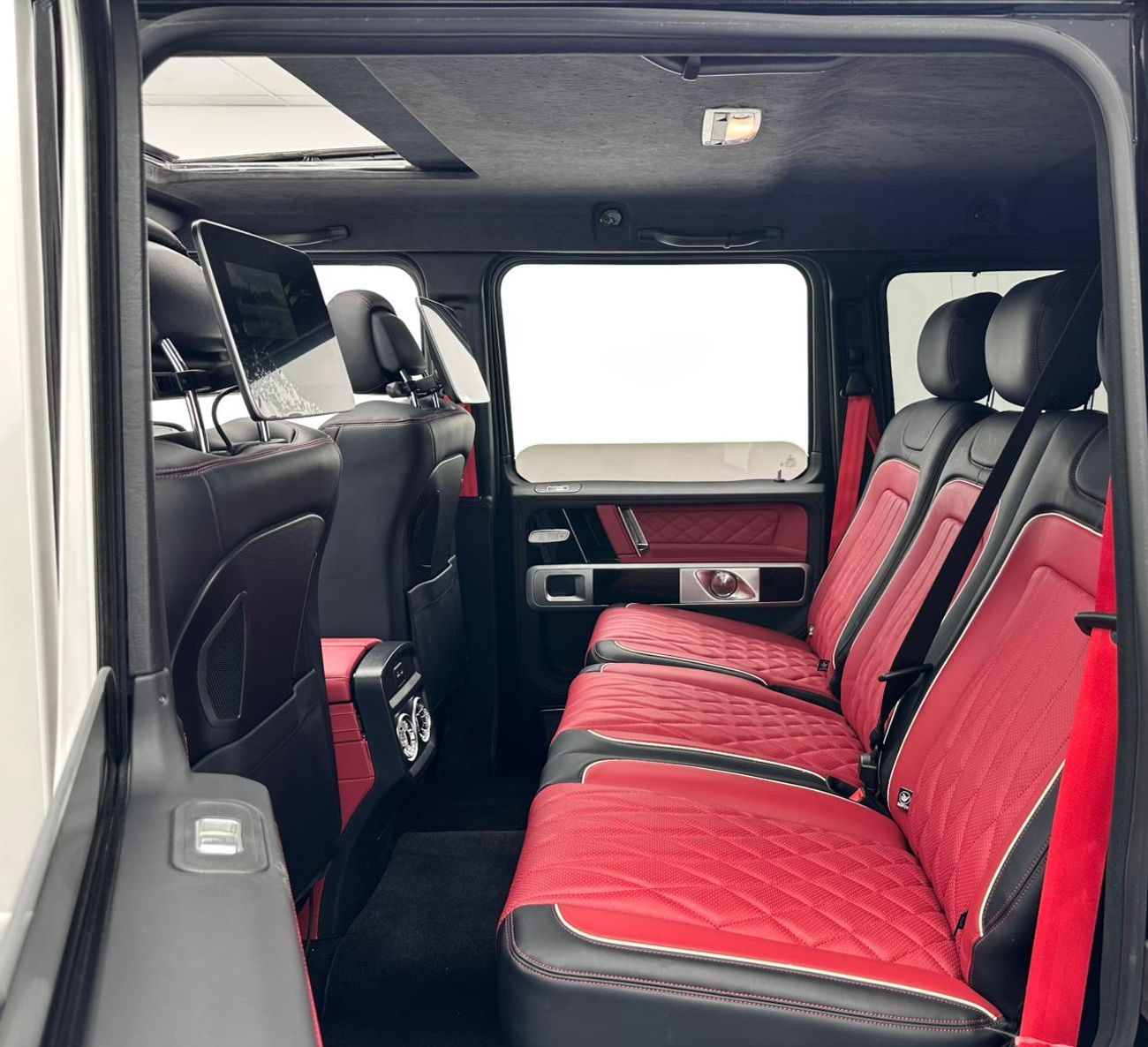 Mercedes-Benz G 63 AMG Std 5.5L 2017 Mercedes-Benz G63 AMG, Full Service History, Excellent Condition, GCC