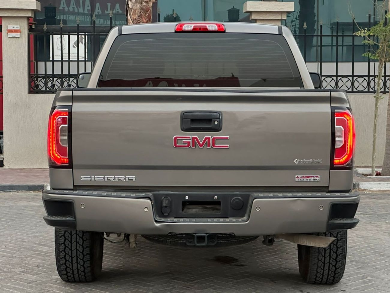 جي أم سي سييرا 1500 SLE