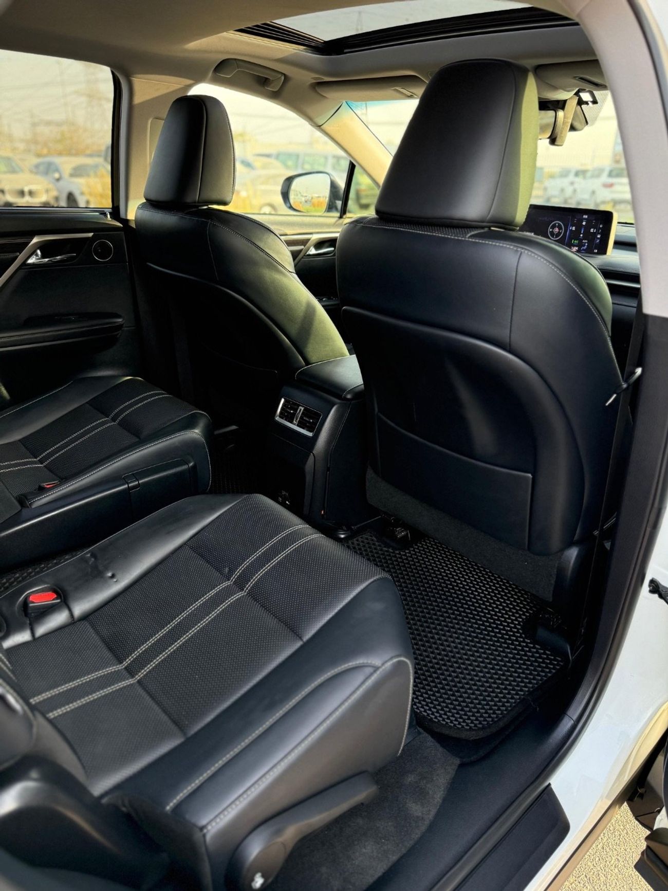 لكزس RX450h L Platinum 3.5L (7 Seater)