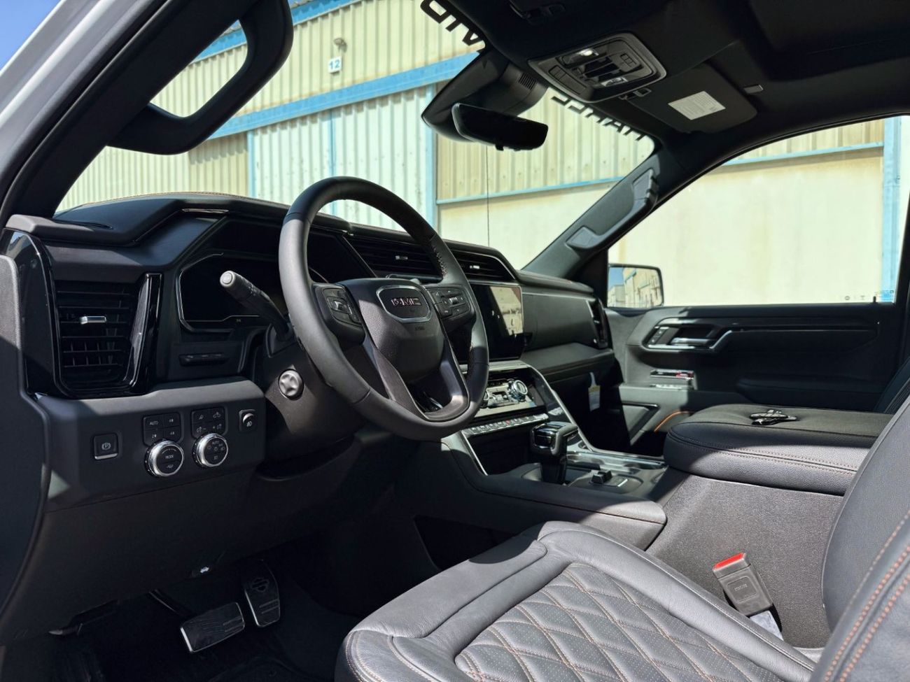 جي أم سي سييرا 6.2 V8 1500 AT4 harley davidson in LEFT HAND DRIVE