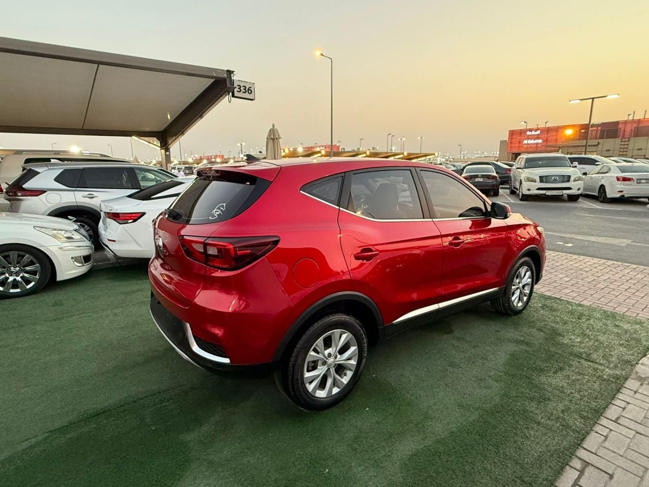 MG HS LUXURY first owner, two agency keys, 1.5 liter turbo