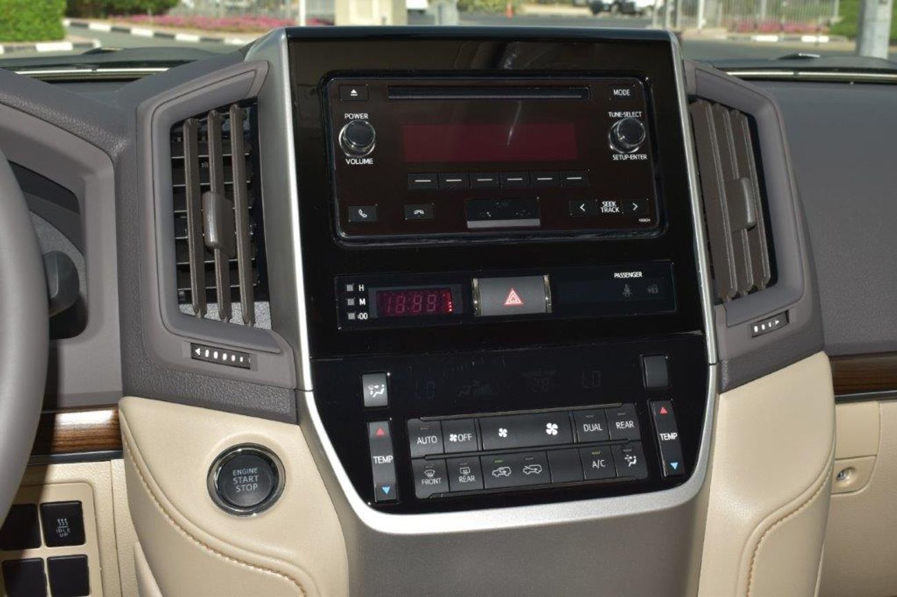 Toyota Land Cruiser 200 GXR V8 4.5L Diesel Automatic