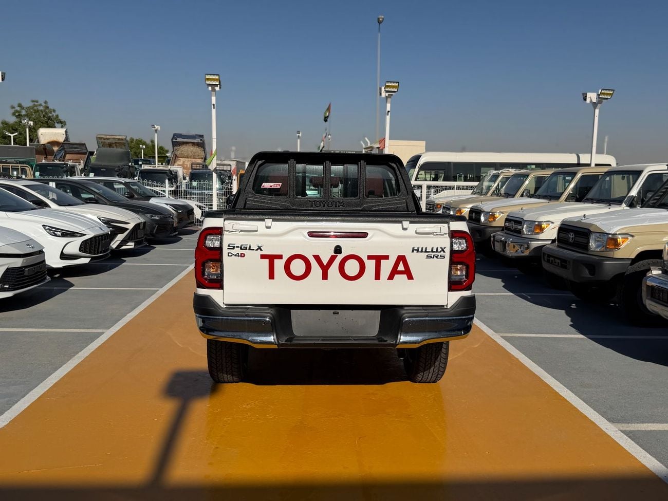 Toyota Hilux SR5 S-GLX D-4D Automatic . Diesel 2.8L 4Cyl
