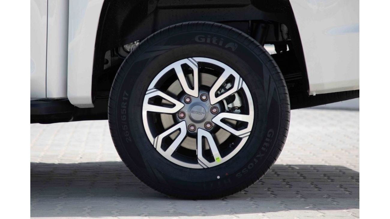 JMC Grand Avenue 2024 JMC Grand Avenue 2.3 DV 4X4 - White Pearl Inside Black & White | Export Only