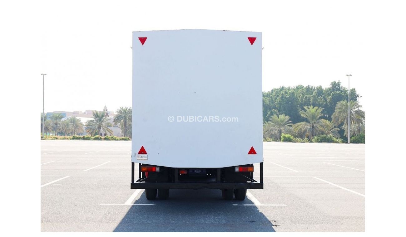 ميتسوبيشي فوسو كانتير | Water Body Shutter Box | Excellent Condition | GCC