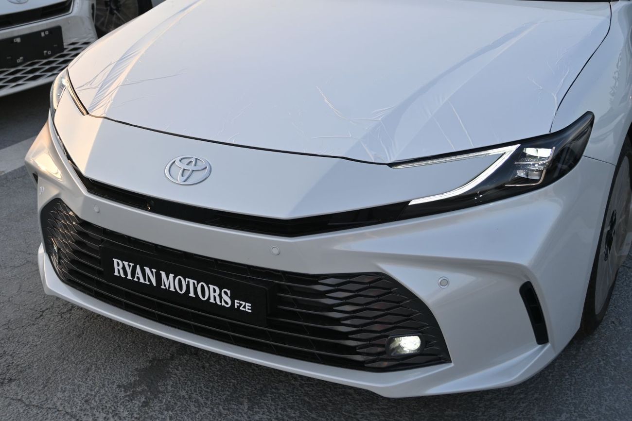 Toyota Camry Toyota Camry Lumiere 2.5L Hybrid, Model 2025, Color White
