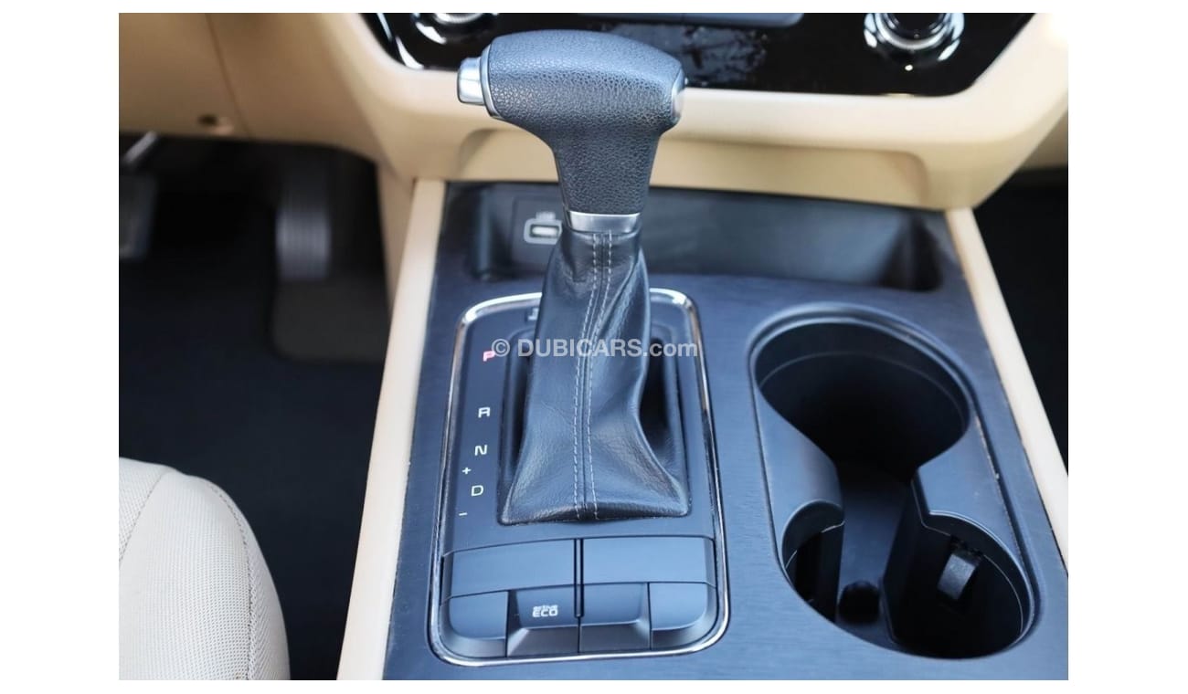 Kia Carnival | Grand Carnival | 8 Seater | 6 CYL | Excellent Condition | GCC Specs