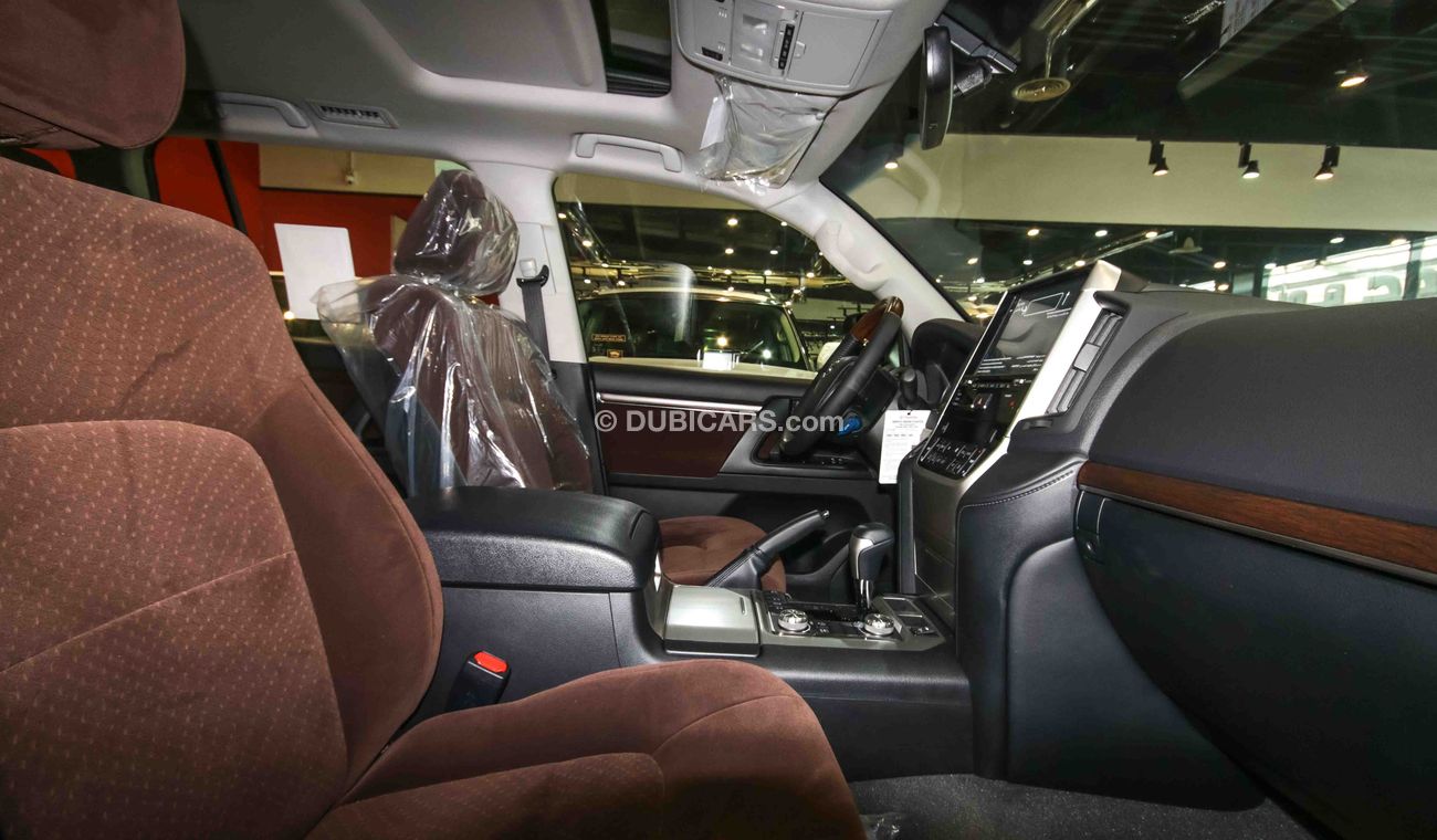 Toyota Land Cruiser GXR White Edition 4.6L V8