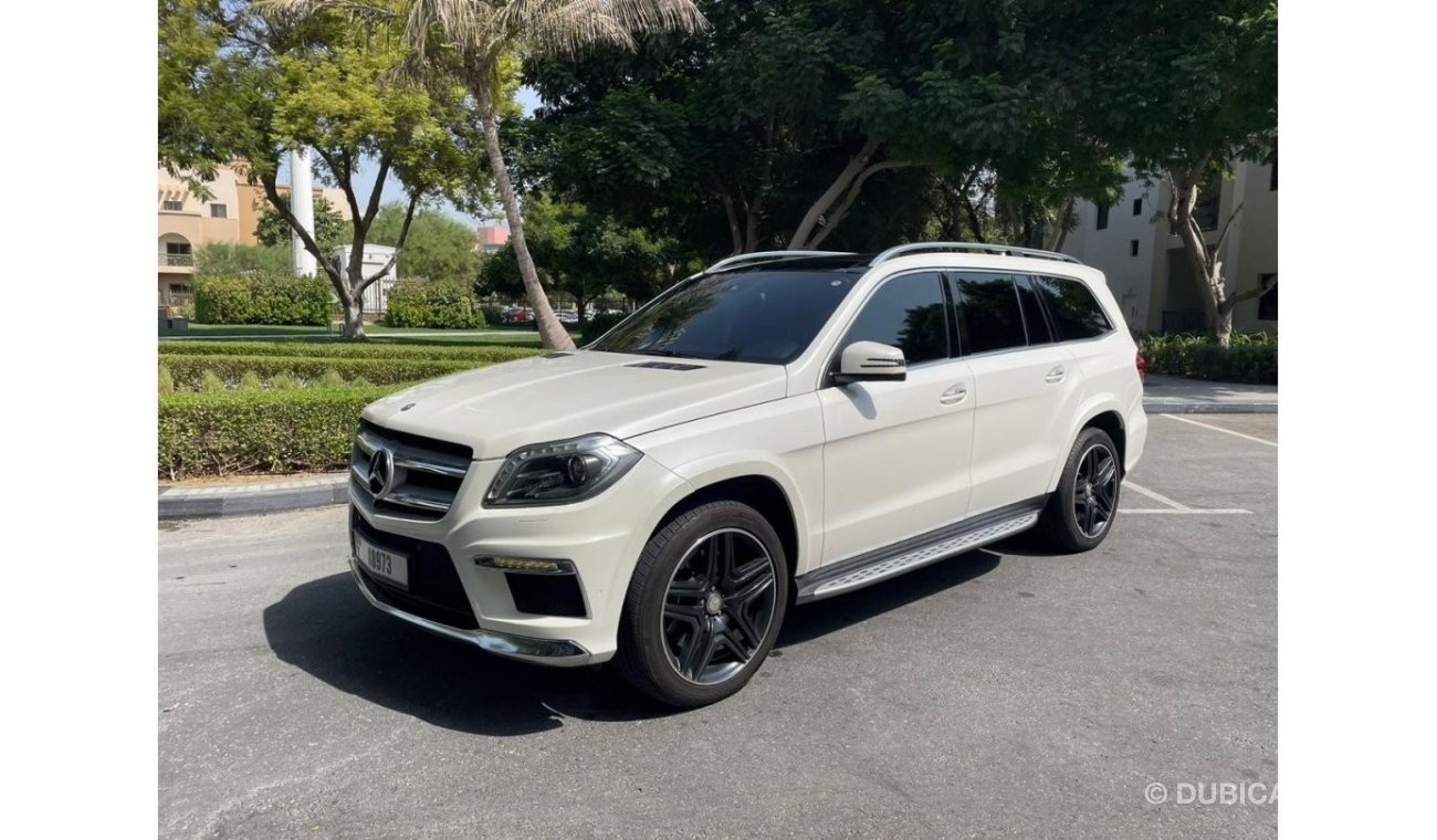 Mercedes-Benz GL 500 Std Mercedes GL500 AMG, GCC Spec, Full Option, Full Original Paints, Rear Entertainment