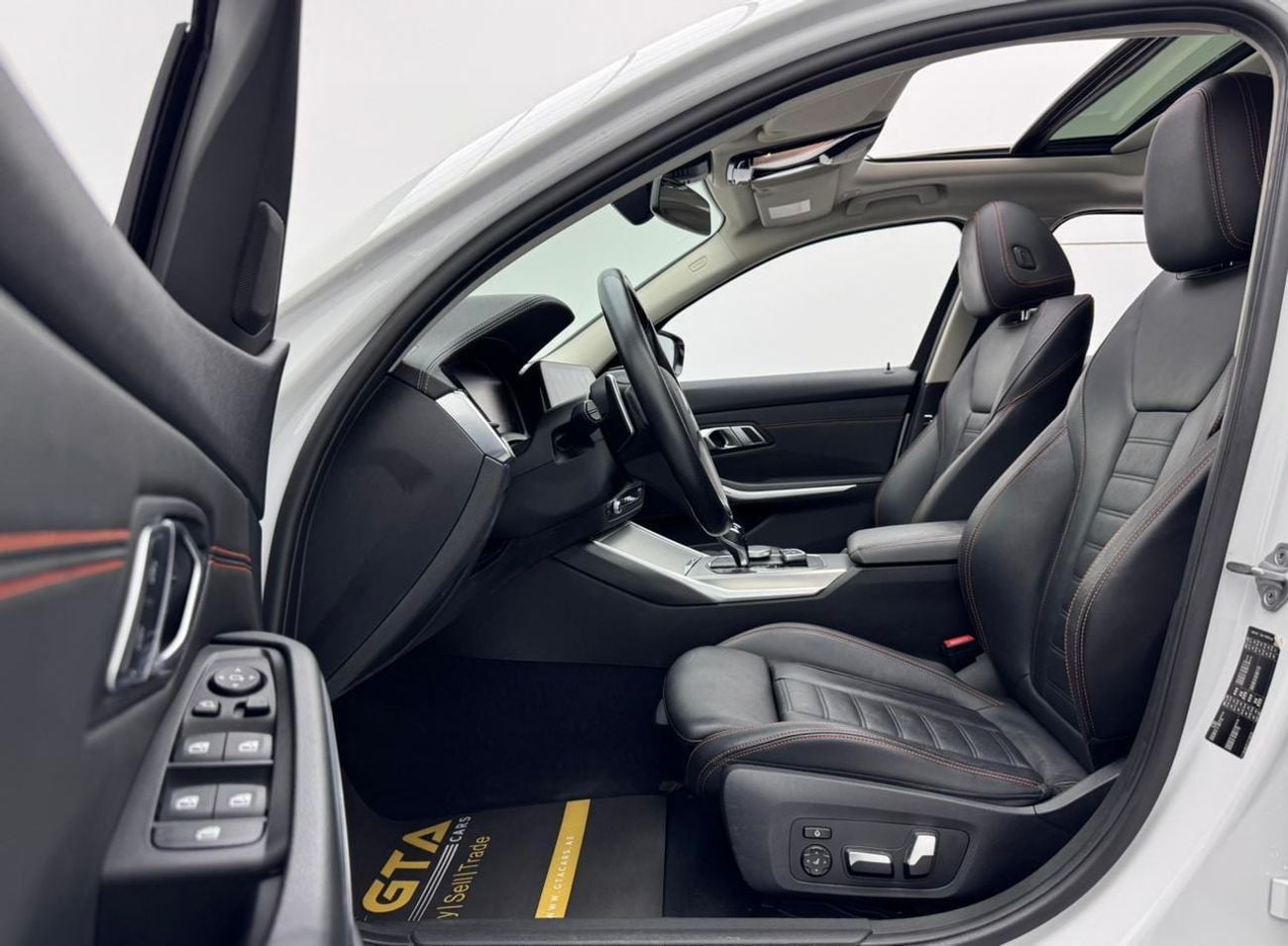 BMW 330i Std 2.0L 2019 BMW 330i, BMW Service History, 1 Year Warranty, Excellent Condition, GCC