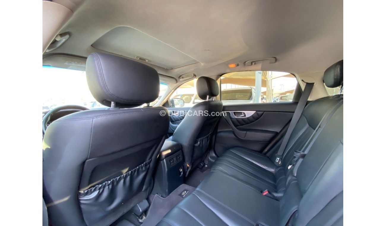 إنفينيتي FX35 Infiniti FX35 , 2011 , low miles full option, in excellent condition