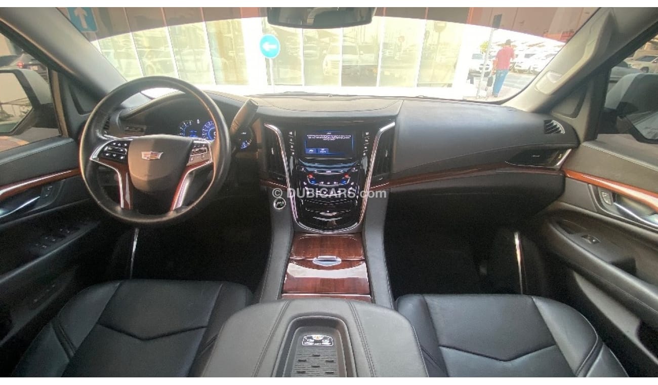 Cadillac Escalade خليجيه GCC Full options