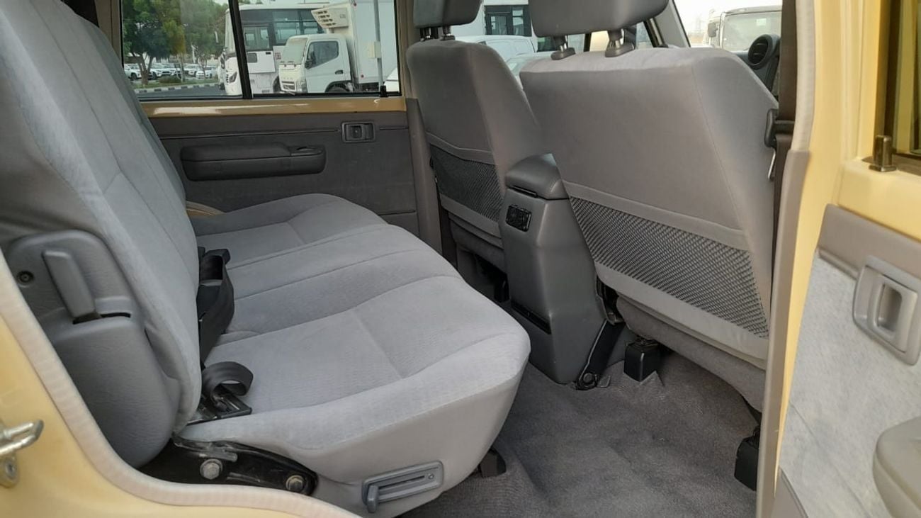 Toyota Land Cruiser Pick Up Right-Hand drive 4.5 V8 1VD diesel manual low kms facelifted