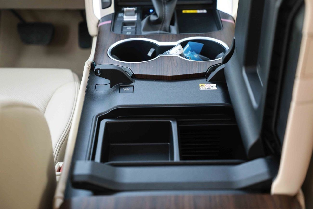 Toyota Land Cruiser 2025 TOYOTA LC300 GXR 3.5 - WHITE PEARL inside BEIGE | Export Only