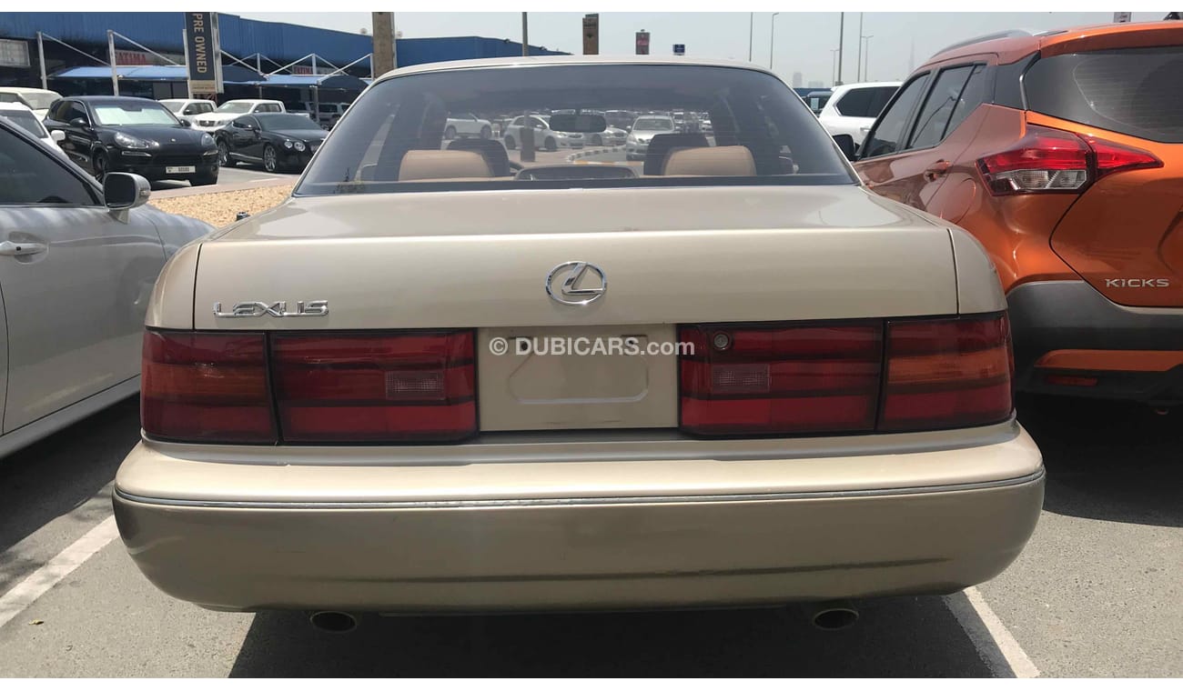 Lexus LS 400