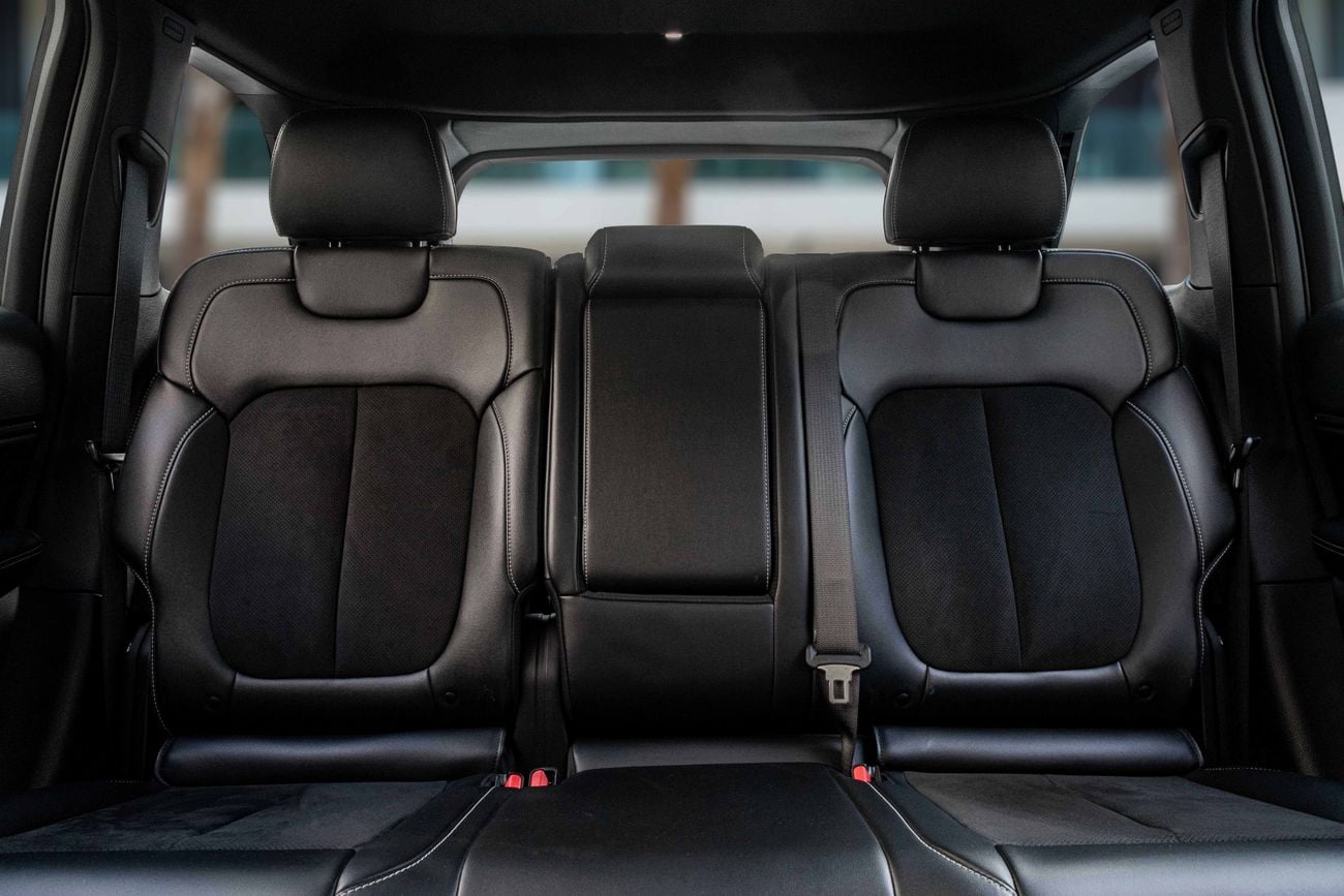 جيب جراند شيروكي Grand Cherokee Altitude | 2,253 P.M | 0% Downpayment | LOW KMS!