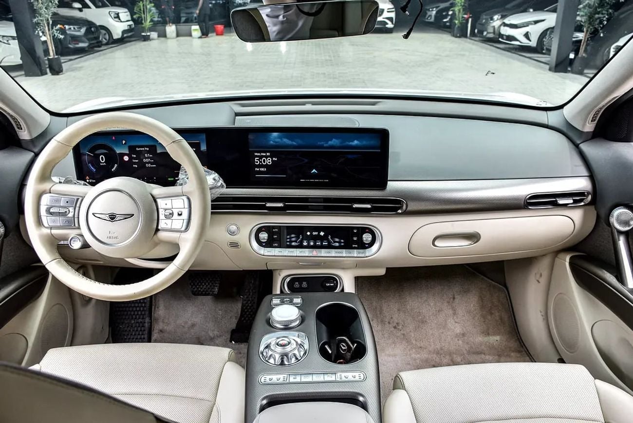 جينيسس GV60 Electric | Korean Specs | Clean Title | 26K KM | White | جينسس كهرباء وا
