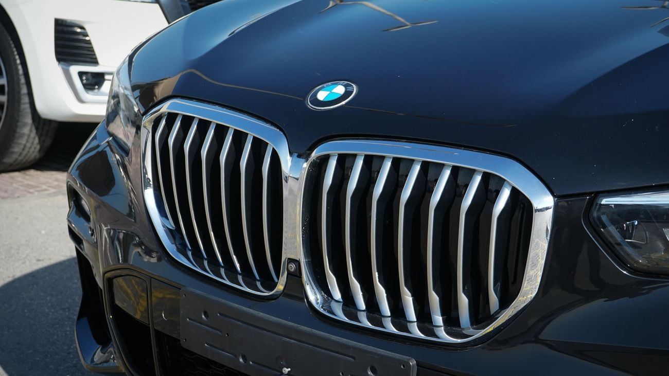 بي أم دبليو M5 X Drive 40 i