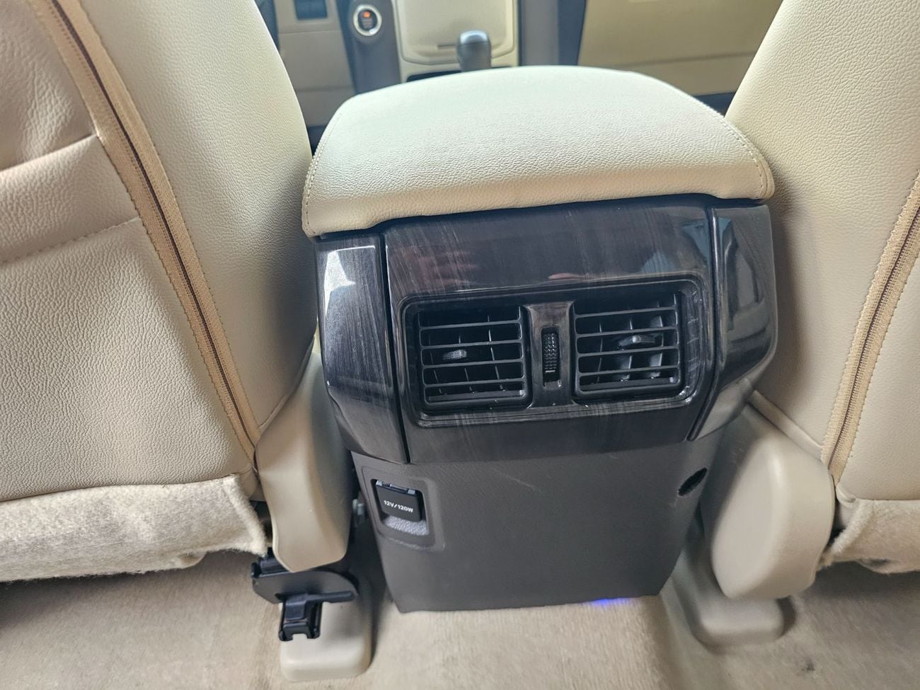 Toyota Prado TX-L Top 2.7L LHD-4WD-Automatic-Petrol-GCC specs-6 Cylinders-7Seats-5 Doors