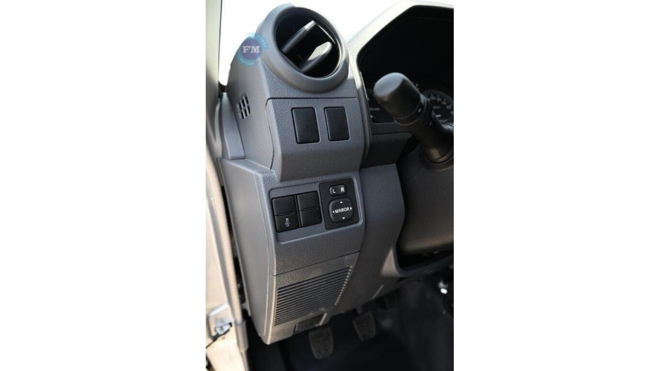 تويوتا لاند كروزر بيك آب Double Cab 4.5L Diesel Limited