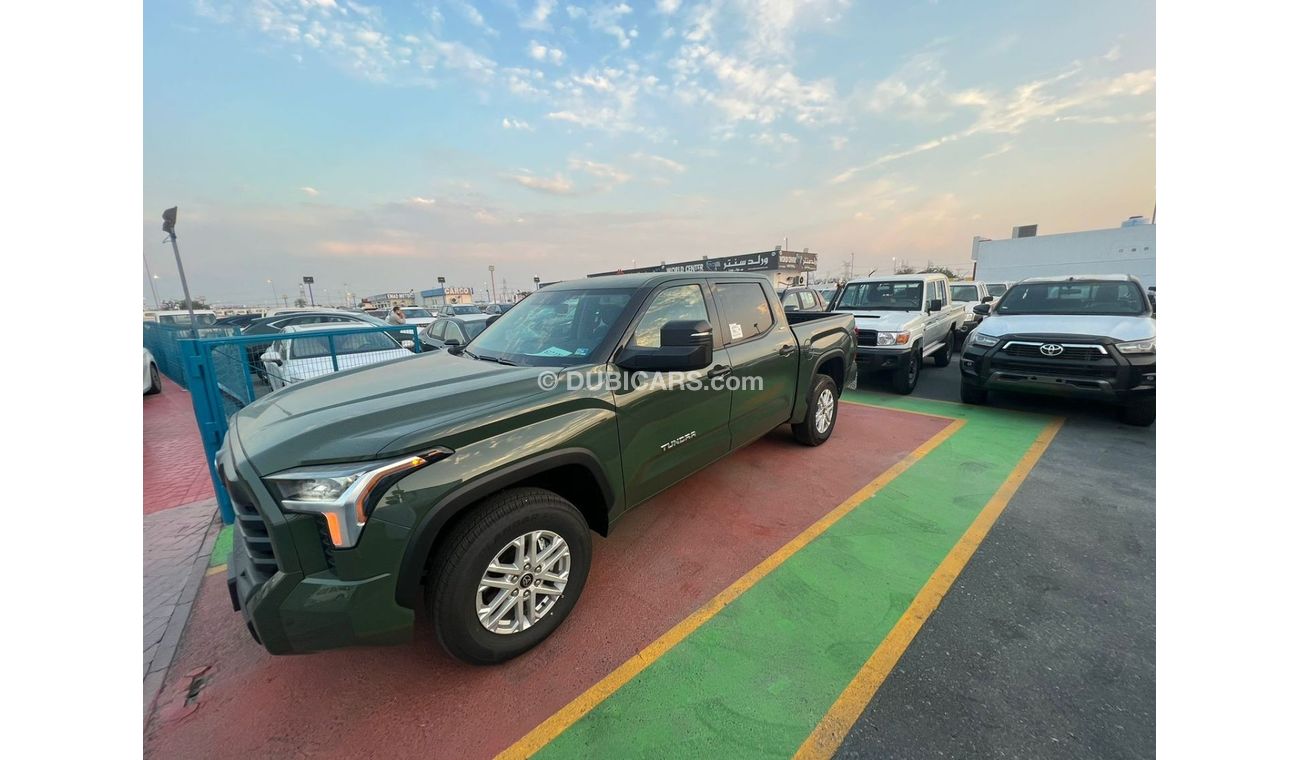 Toyota Tundra 3.5L SR5 CREW MAX