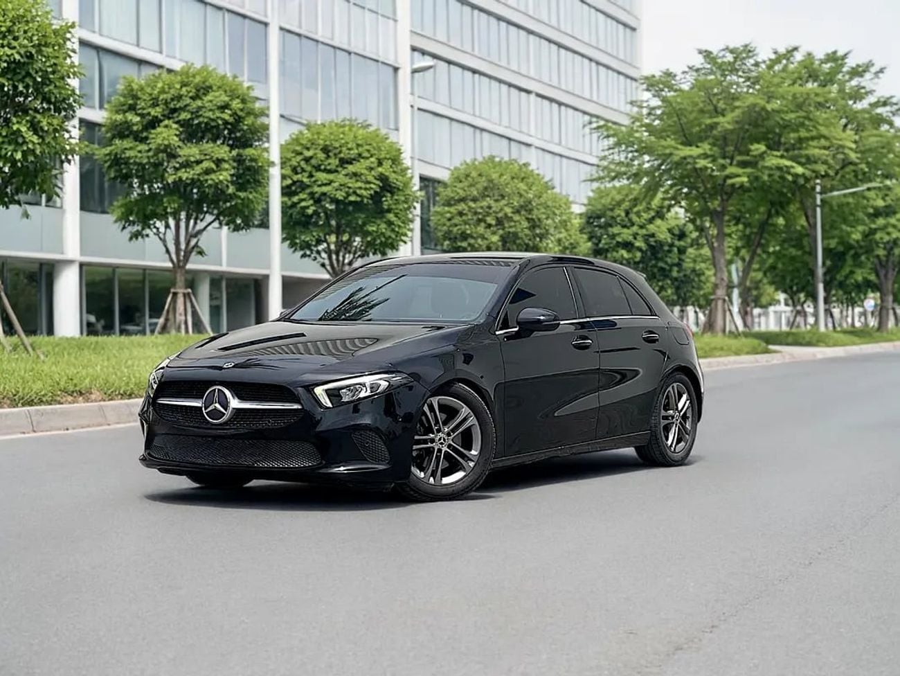 Mercedes-Benz A 200 864 PM | MERCEDES A200| 1.3L FWD | WELL MAINTAINED | 0% DOWNPAYMENT