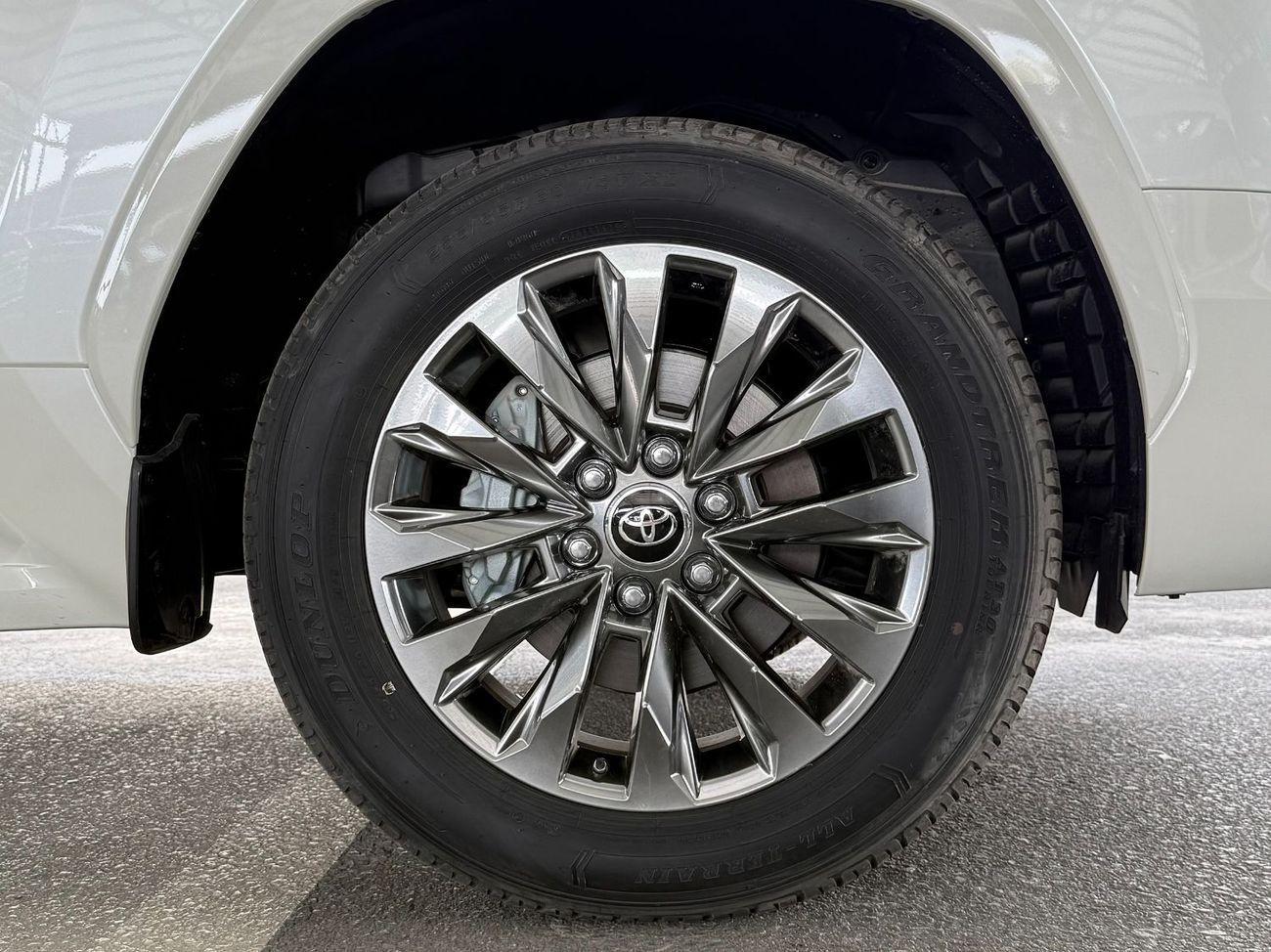 Toyota Land Cruiser VX-high DIESEL 3.3 TWIN TURBO FULL **EXPORT ONLY**التصدير فقط خارج الخليج***