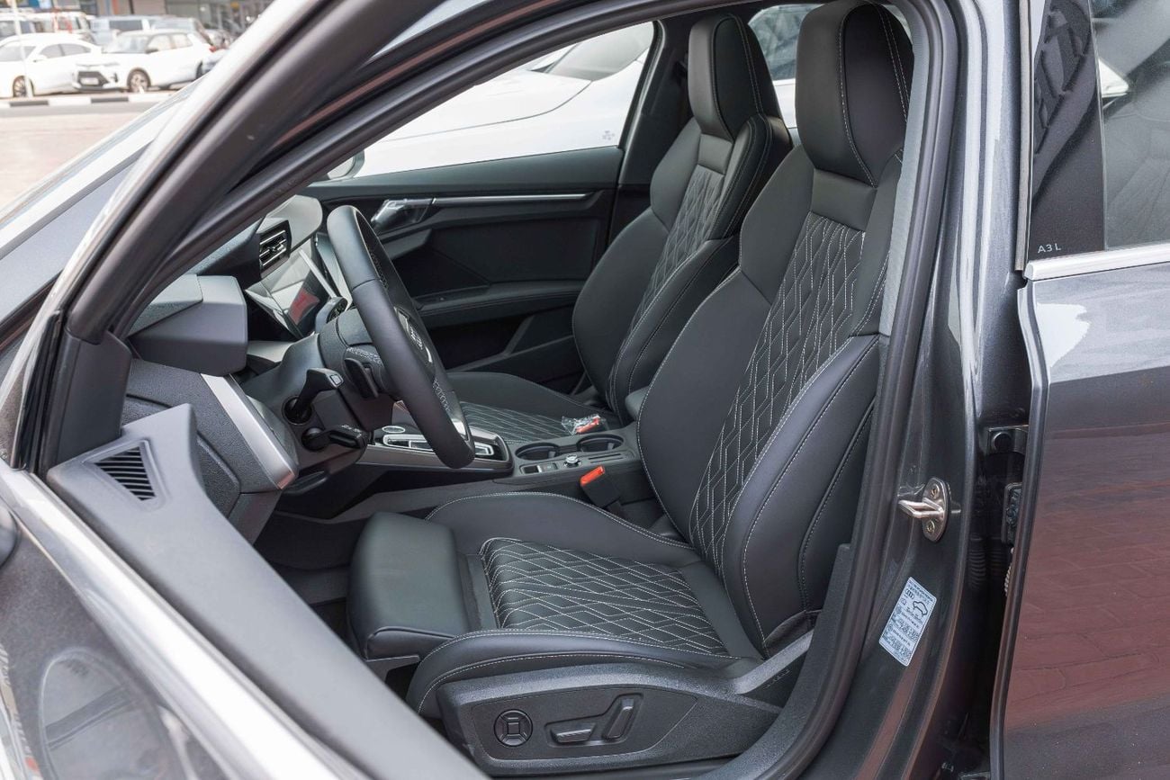 Audi A3 35 TFSI S-LINE Audi A3 1.5T 35 TFSI S-Tronic Sedan 2025 Grey (FOR EXPORT)
