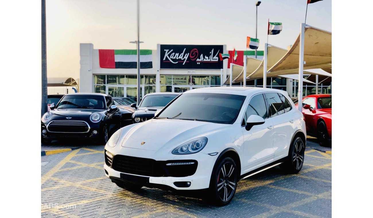 Porsche Cayenne Turbo GCC / V8 / IMMACULATE CONDITION