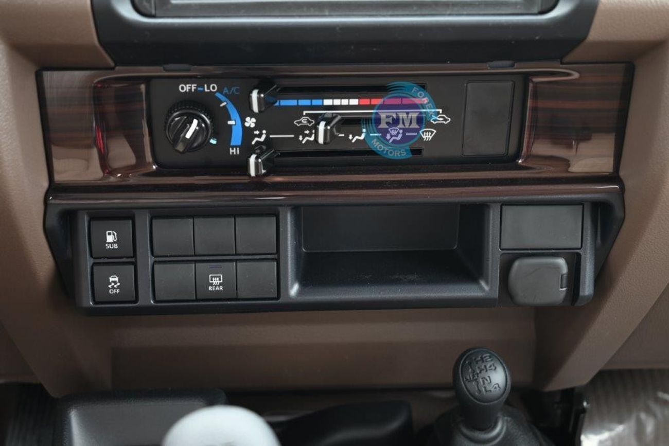 تويوتا لاند كروزر 70 2.8L Diesel 9 Seater 4WD Manual Euro 4