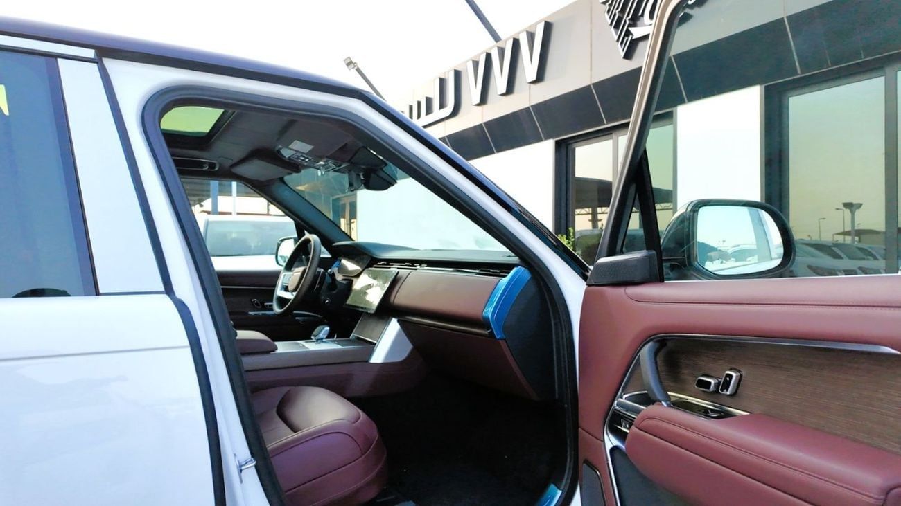 لاند روفر رينج روفر Autobiography P530 | Pearl White | Black Roof | Burgundy Interior | Shadow Exterior Package | GCC Sp