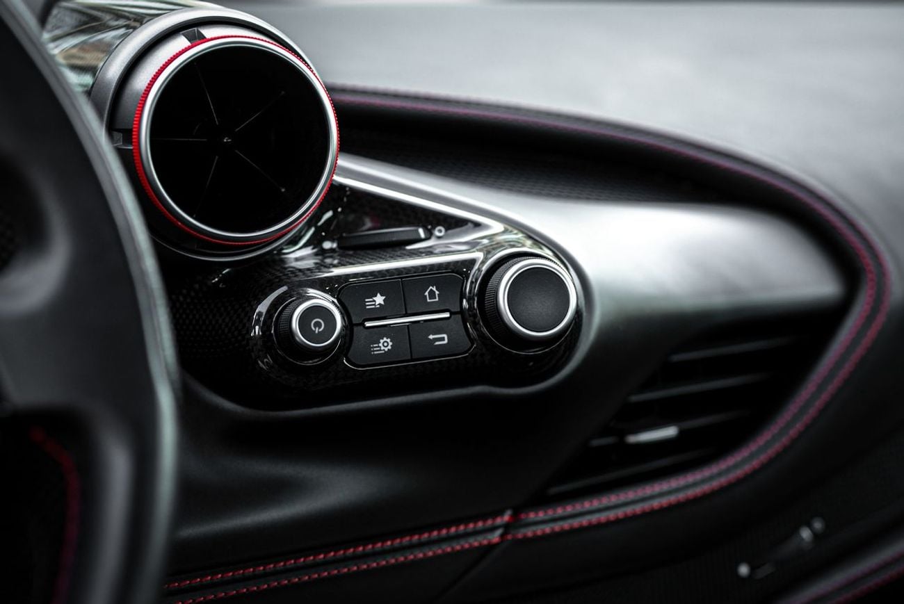 فيراري ف ٨ سبيدر Service History