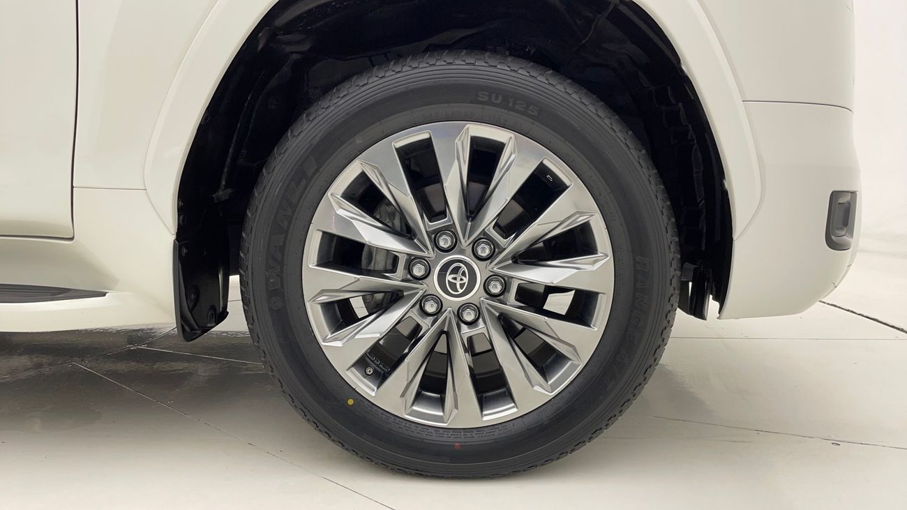 تويوتا لاند كروزر GXR 4 | بدون دفعة مقدمة | اختبار القيادة في المنزل