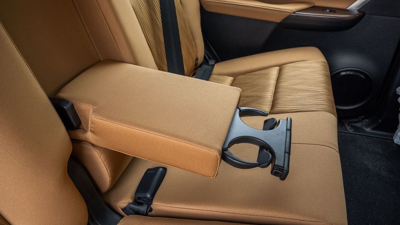 تويوتا فورتونر Toyota Fortuner 2.7 AT High -2025YM