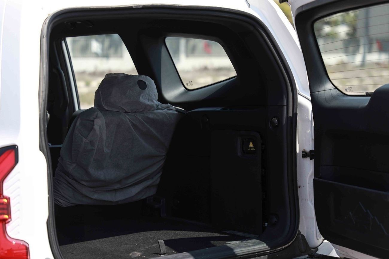 Changan Deepal G318 2024 Changan Deepal G318 Comfort - Plug-in Hybrid - White inside Black